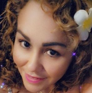 Meet your Posher, Moraima